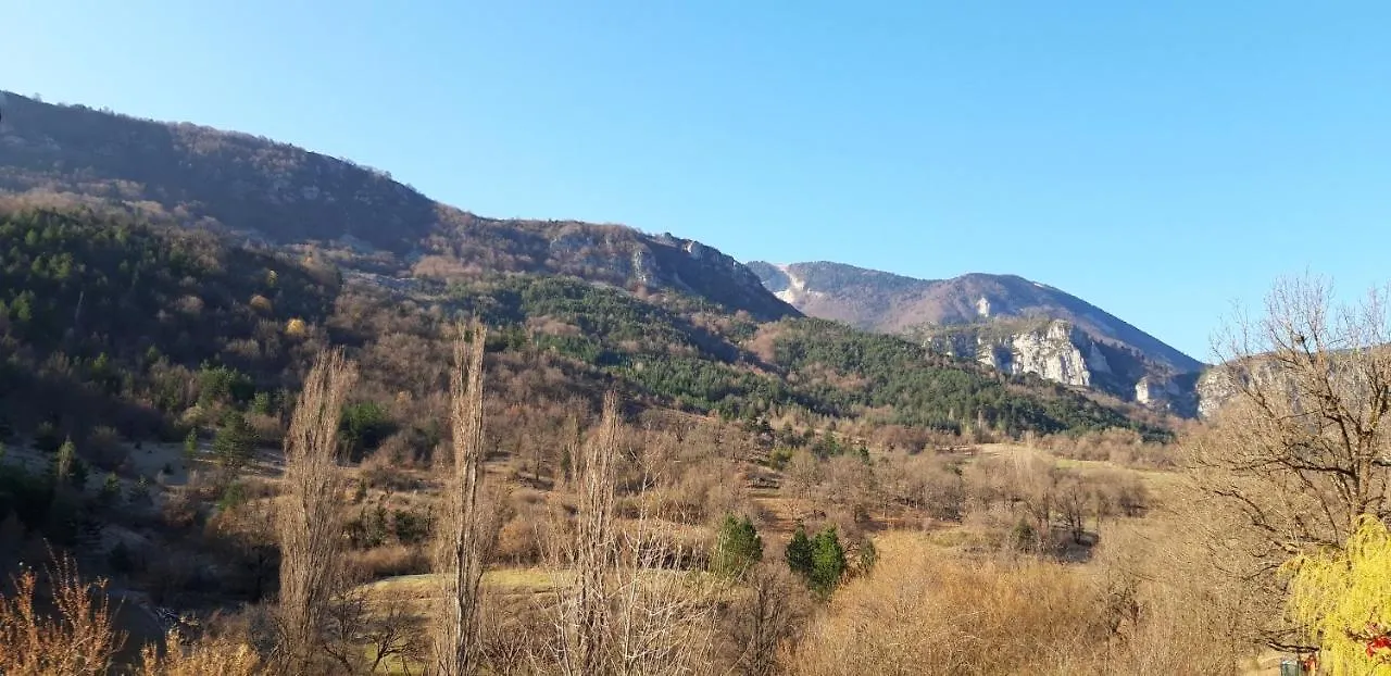 Gîtes Les Costoliers Châteauneuf-Miravail 0*,
