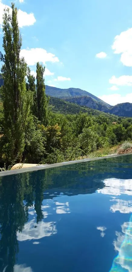 Gîtes Les Costoliers Châteauneuf-Miravail 0*,  France