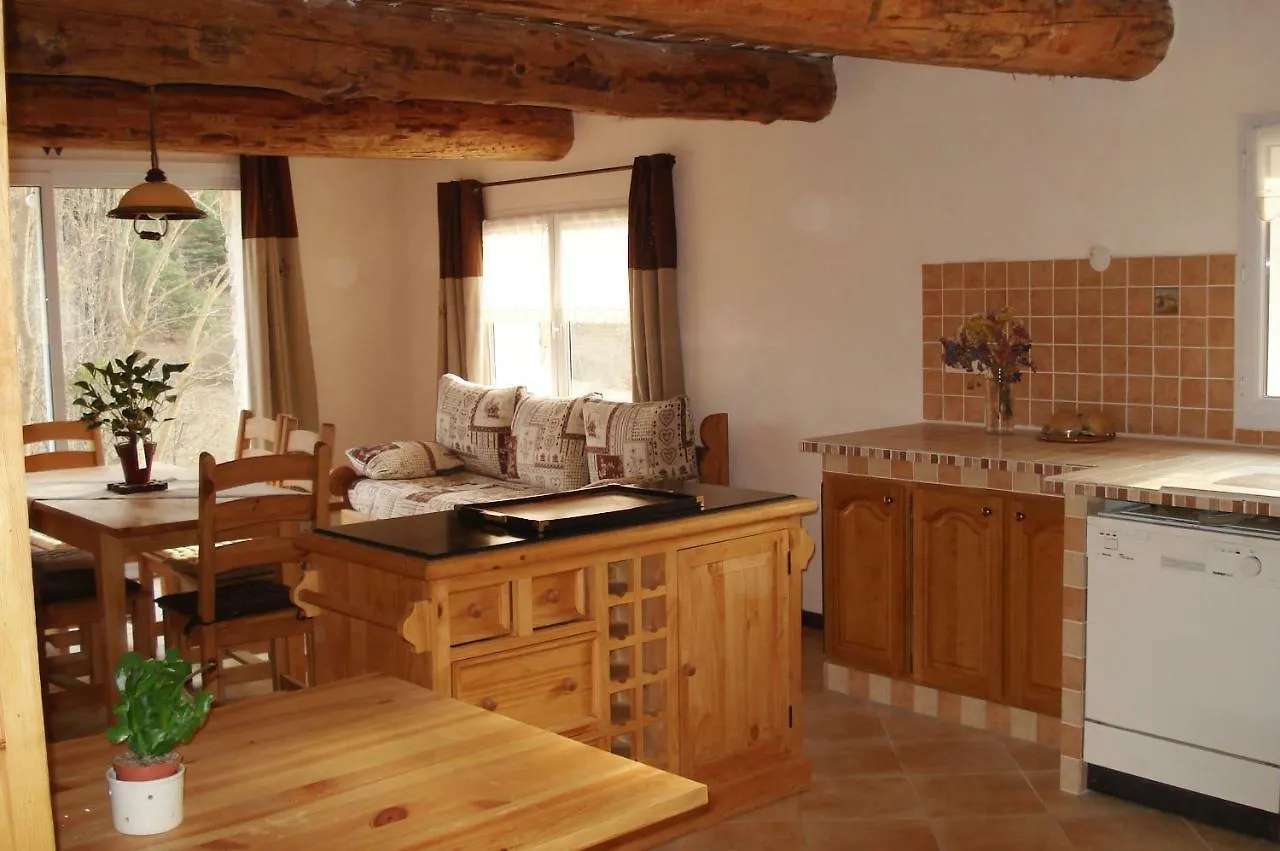 Hébergement de vacances Gîtes Les Costoliers Châteauneuf-Miravail