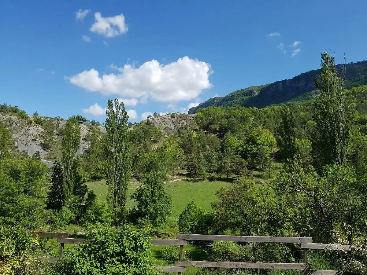 Hébergement de vacances Gîtes Les Costoliers Châteauneuf-Miravail